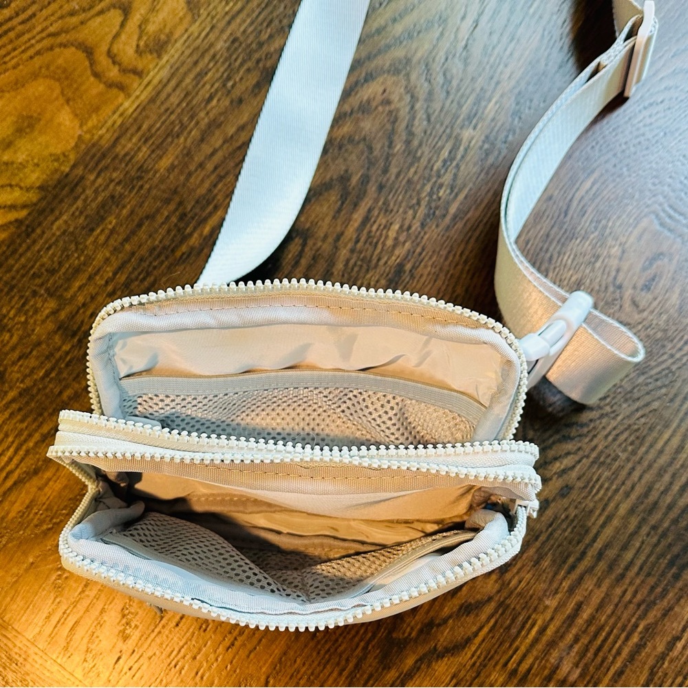 Crossbody bag - Picture 3 of 3